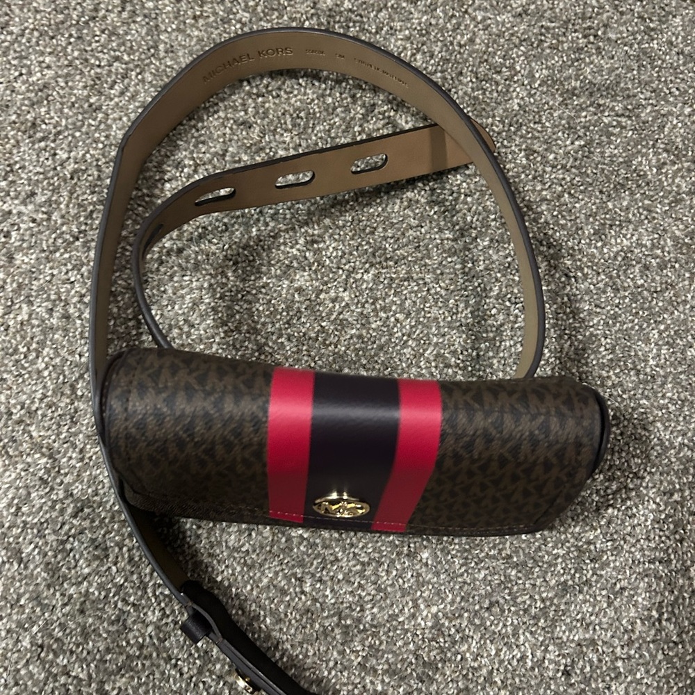 Michael Kors Belt Bag - Picture 2 of 5